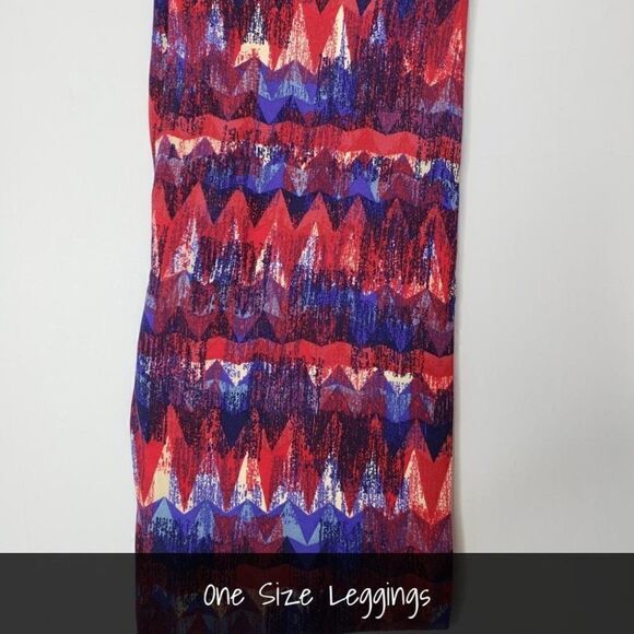 LuLaRoe Pants - LuLaRoe OS Leggings Americana Chevron NEW